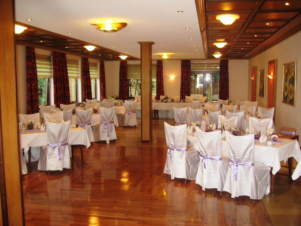 Wald-Café Hotel-Restaurant Bonn Buitenkant foto